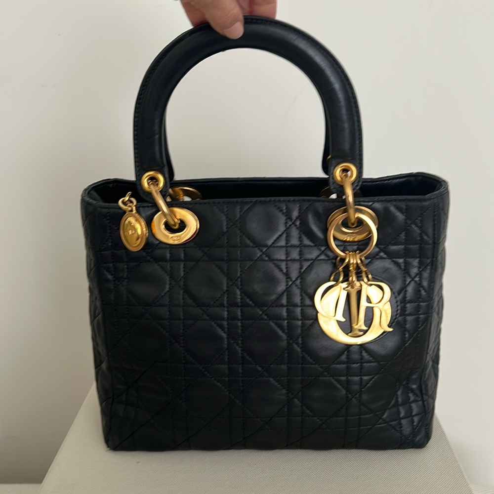 AUTH Christian Dior Lambskin Cannage Medium